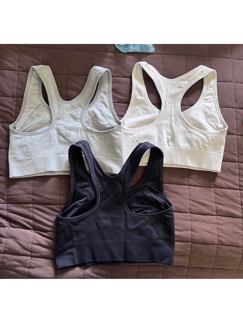 All in Motion Women's Medium Seamless Racerback Sports Bras, 3-Pack, Black, Gray - Picture 5 of 6